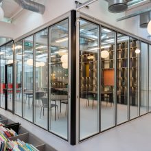 Deko FV2 Glass - Glazed folding partition with a high level of sound reduction